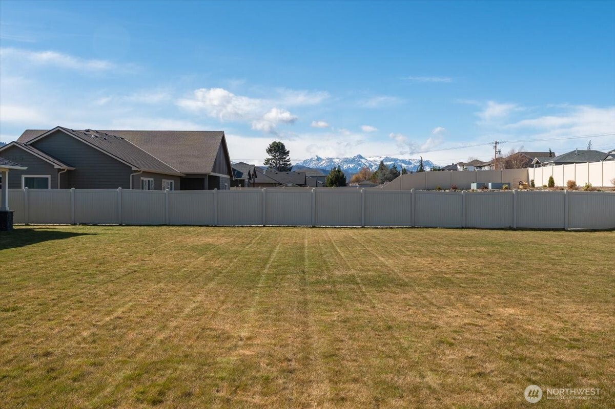 819 Autumn Crest Drive Wenatchee, WA 98801 - Photo 6 of 38