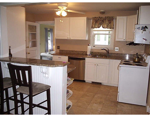 83 Chesterfield Road Northborough, MA 01532 - Photo 4 of 14 Gallery Image 4