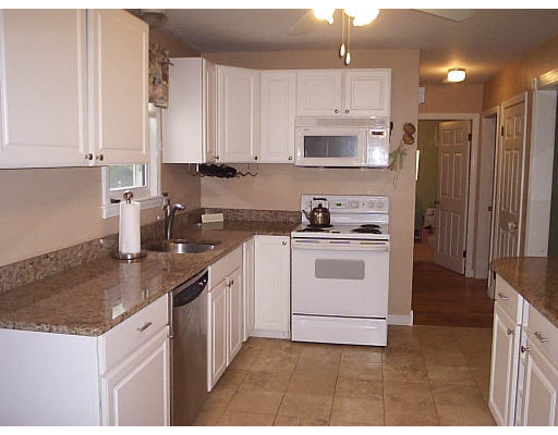 83 Chesterfield Road Northborough, MA 01532 - Photo 6 of 14 Gallery Image 6