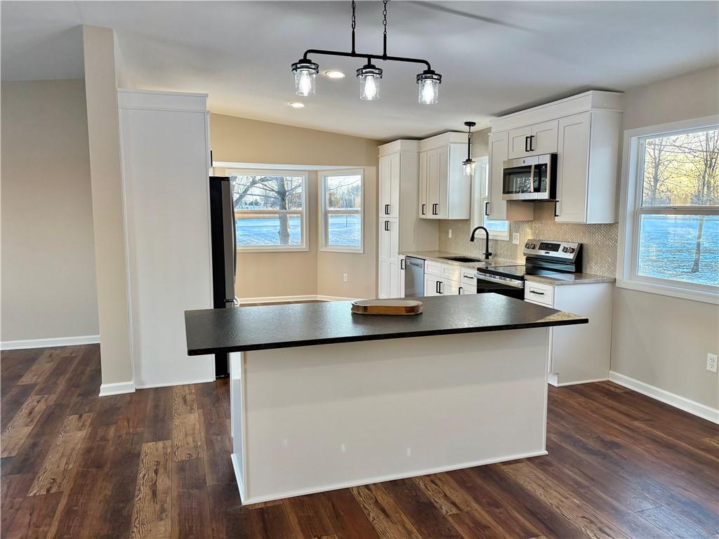 31179 Metcalf Road Louisburg, KS 66053 - Photo 5 of 24