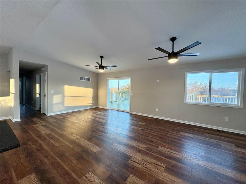 31179 Metcalf Road Louisburg, KS 66053 - Photo 10 of 24