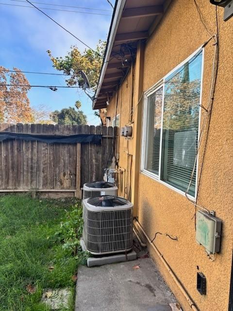 102 Oak Street Modesto, CA 95351 - Photo 14 of 16