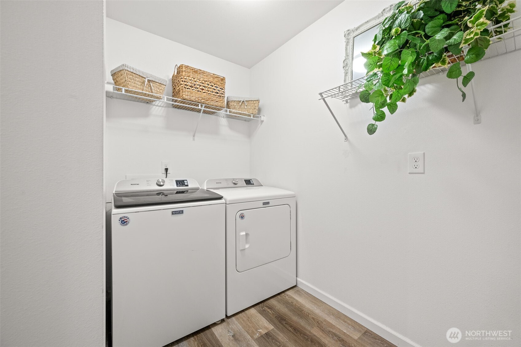 401 East Sunset Ridge Road Union, WA 98592 - Photo 14 of 37 a utility room with dryer and washer