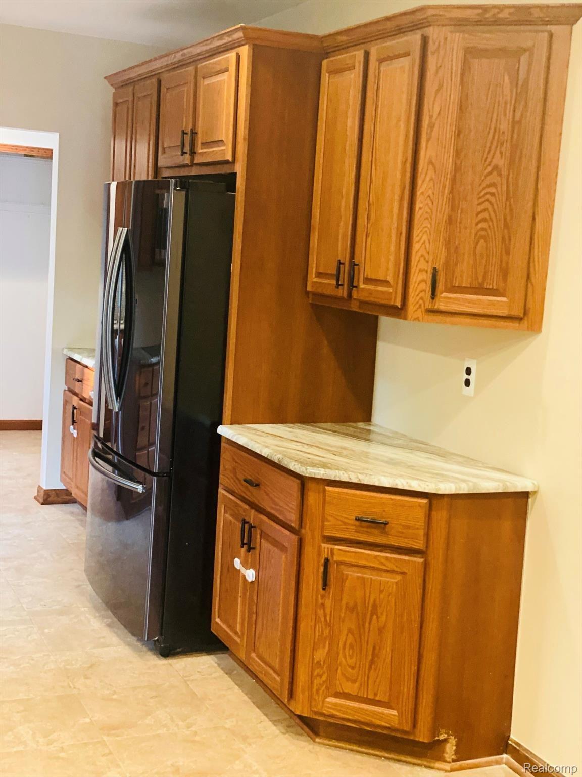 36904 Goddard Road Romulus, MI 48174 - Photo 15 of 25 IMG_2317.JPEG