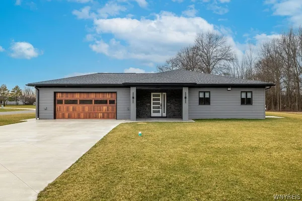 $2,800 | 855 Madison Avenue, Lewiston, NY 14092