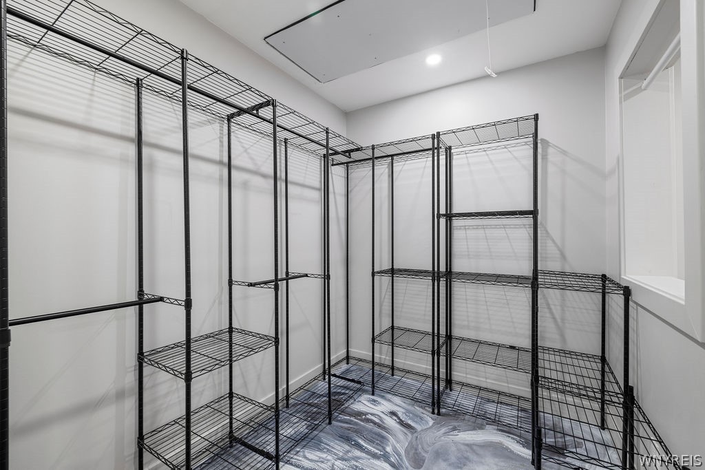 855 Madison Avenue Lewiston, NY 14092 - Photo 17 of 20 Walk in closet