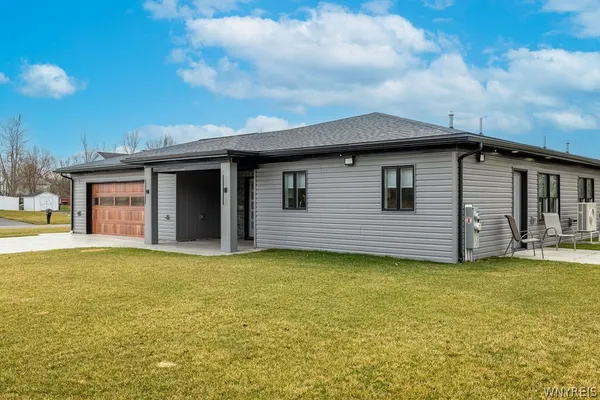 $2,800 | 855 Madison Avenue, Lewiston, NY 14092