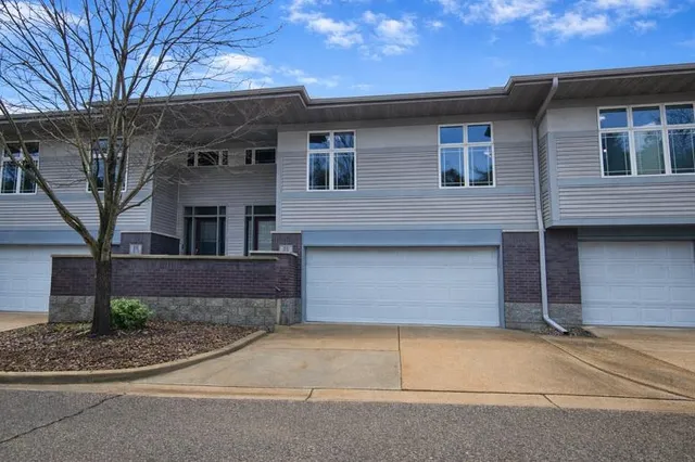 $350,000 | 28 Deer Point Trail, Madison, WI 53719