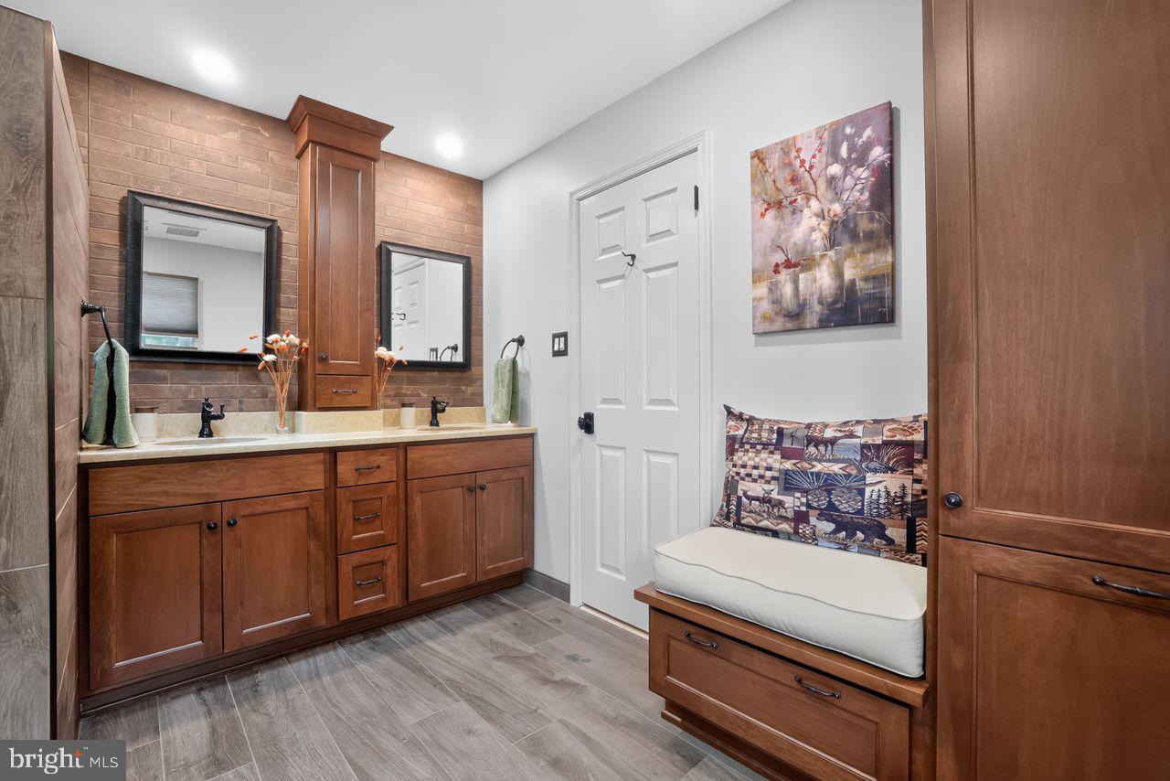 81 Post Road Churchville, PA 18966 - Photo 29 of 47 Primary Spa-Insired Ensuite