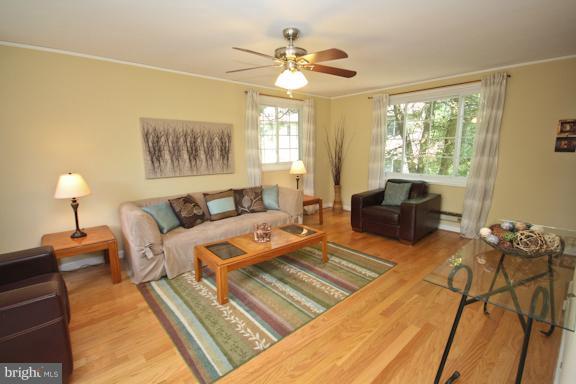 7 Crescent Road, Unit J Greenbelt, MD 20770 - Photo 3 of 27 Living Room
