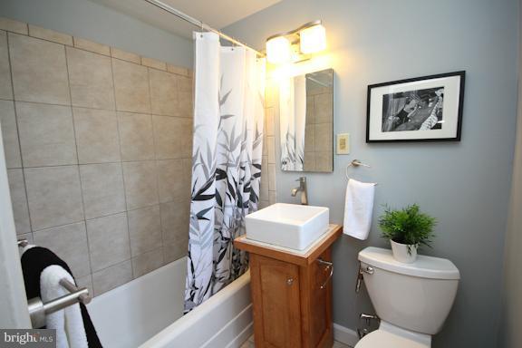 7 Crescent Road, Unit J Greenbelt, MD 20770 - Photo 21 of 27 Upper Level Bath