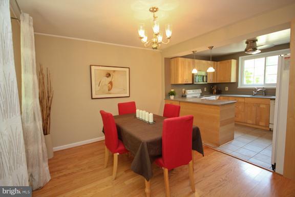 7 Crescent Road, Unit J Greenbelt, MD 20770 - Photo 22 of 27 Dining Room