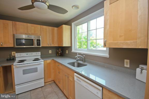 7 Crescent Road, Unit J Greenbelt, MD 20770 - Photo 6 of 27 Kitchen