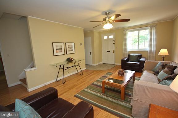 7 Crescent Road, Unit J Greenbelt, MD 20770 - Photo 8 of 27 Living Room