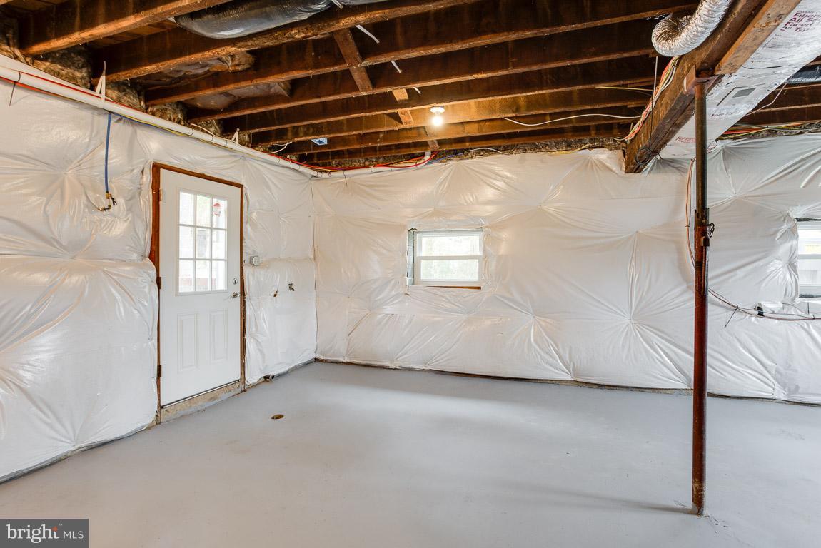 303 North Duey Road Remington, VA 22734 - Photo 21 of 30 Great Space to Expand or for Storage