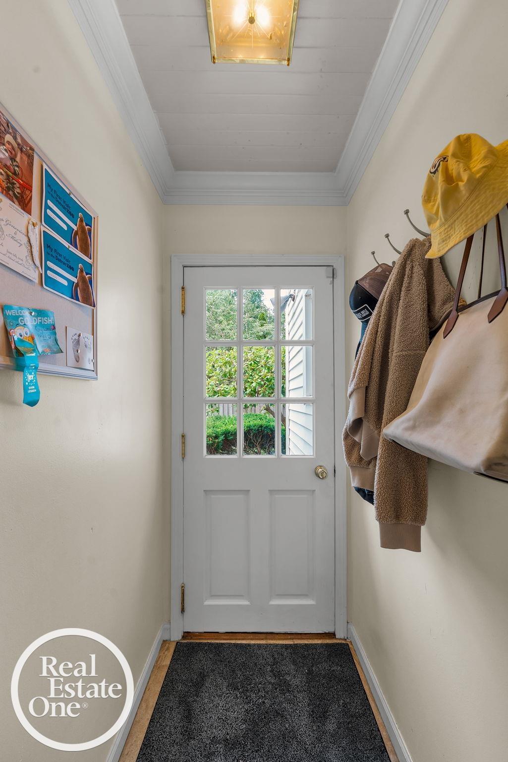 90 Colonial Road Grosse Pointe, MI 48236 - Photo 18 of 49 50213312-ced69a94-27b7-4e62-949d-69a585b31d87.JPG