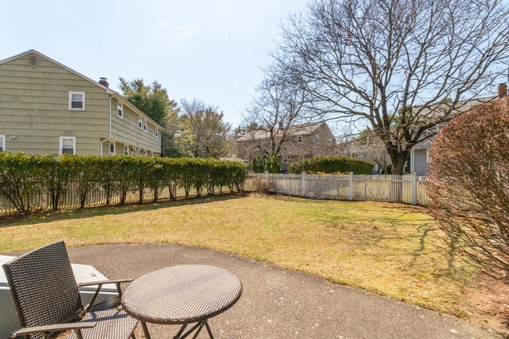 17 Charles Road, Unit 17 Winchester, MA 01890 - Photo 16 of 40