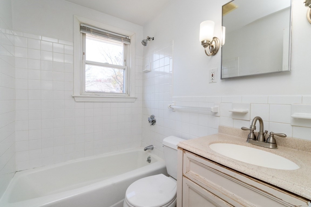 17 Charles Road, Unit 17 Winchester, MA 01890 - Photo 36 of 40