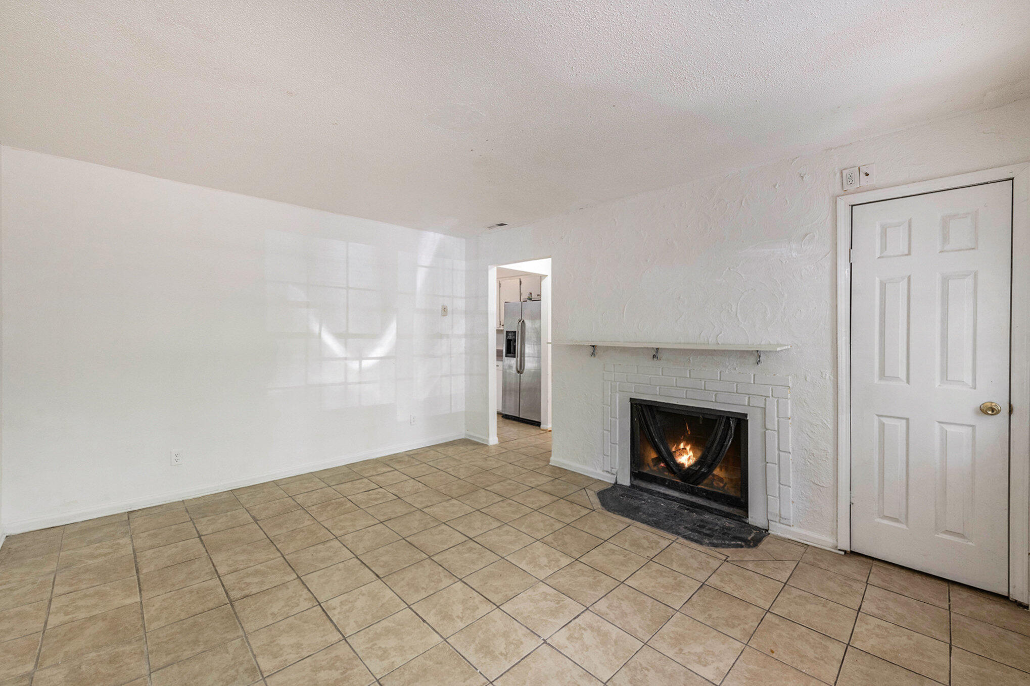 203 Elliott Drive Ladson, SC 29456 - Photo 6 of 23 006__dsc3910_197