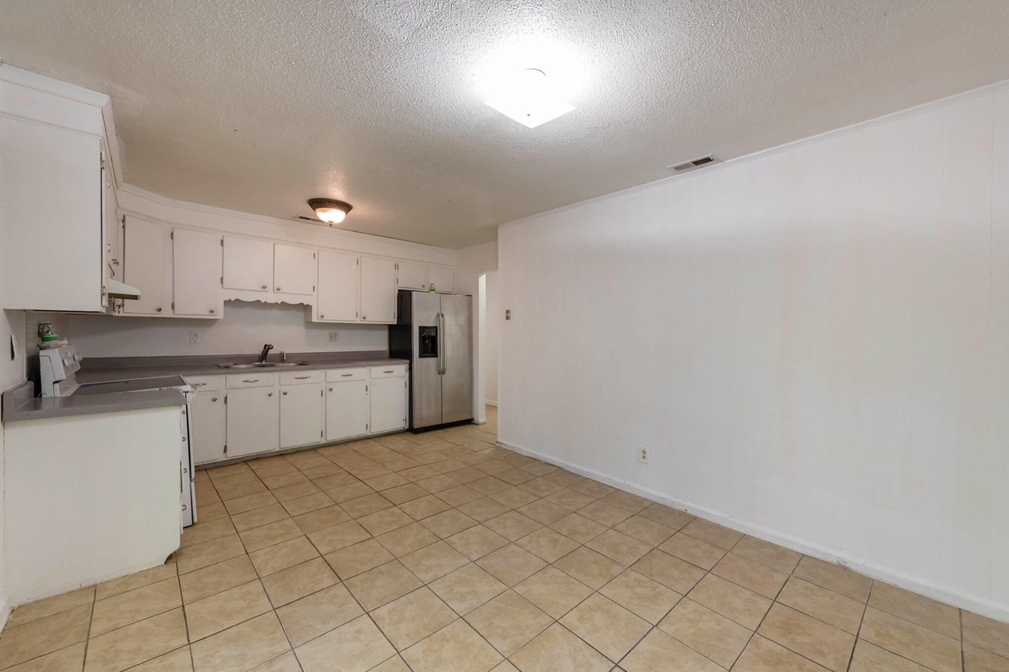 203 Elliott Drive Ladson, SC 29456 - Photo 9 of 23 008__dsc3920_998