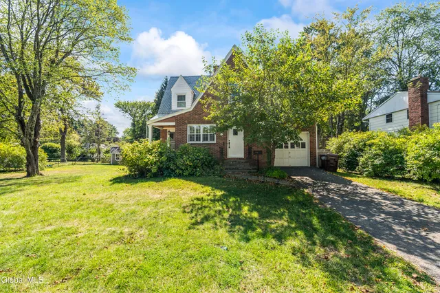 $320,000 | 142 Kenwood Avenue, Bethlehem, NY 12054