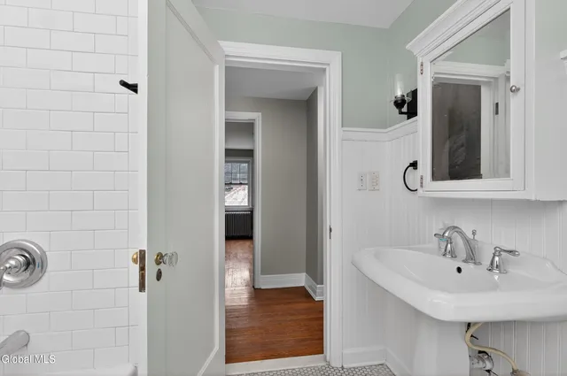 $320,000 | 142 Kenwood Avenue, Bethlehem, NY 12054