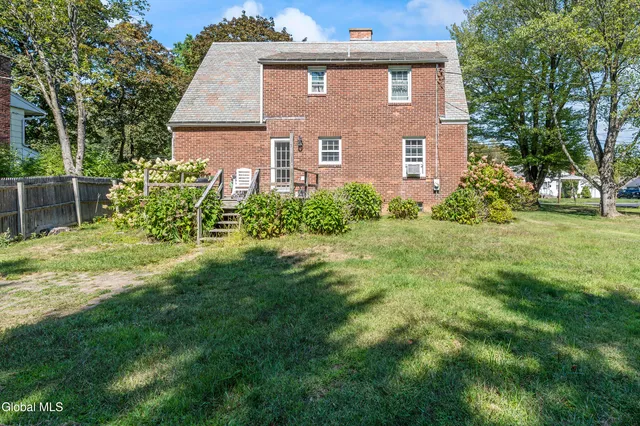 $320,000 | 142 Kenwood Avenue, Bethlehem, NY 12054