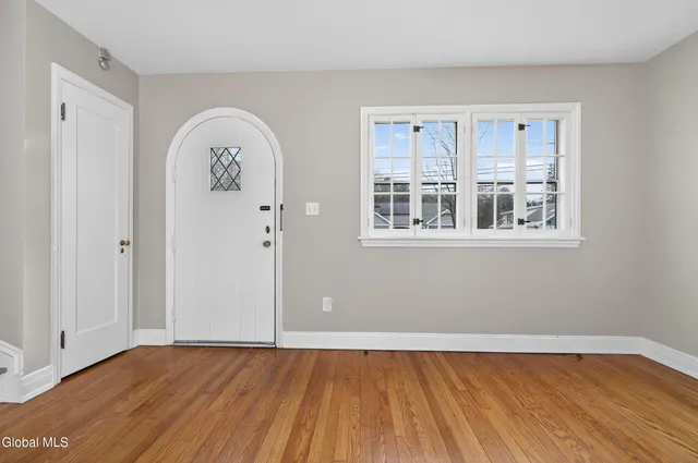 $320,000 | 142 Kenwood Avenue, Bethlehem, NY 12054