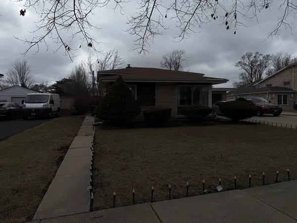 $3,000 | 226 Fernwood Lane, Glenview, IL 60025