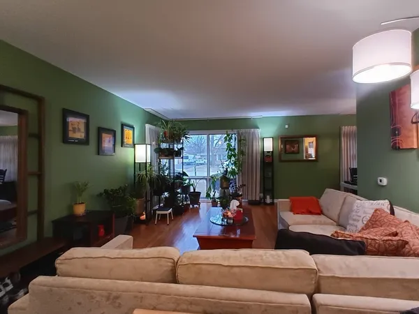 $3,000 | 226 Fernwood Lane, Glenview, IL 60025