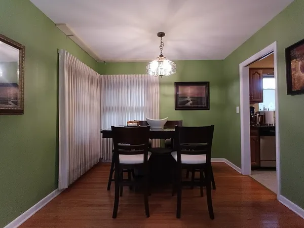 $3,000 | 226 Fernwood Lane, Glenview, IL 60025