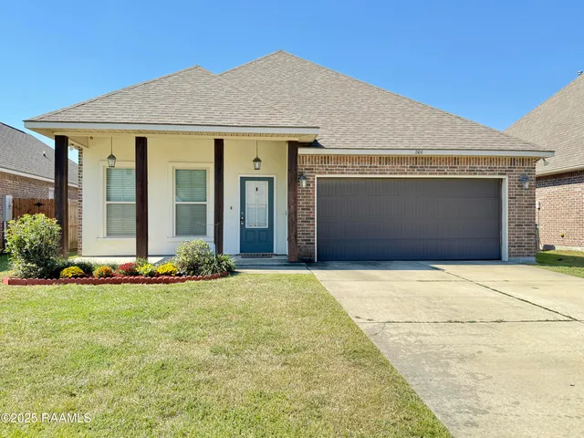 $2,100 | 206 Caillou Grove Road, Youngsville, LA 70592