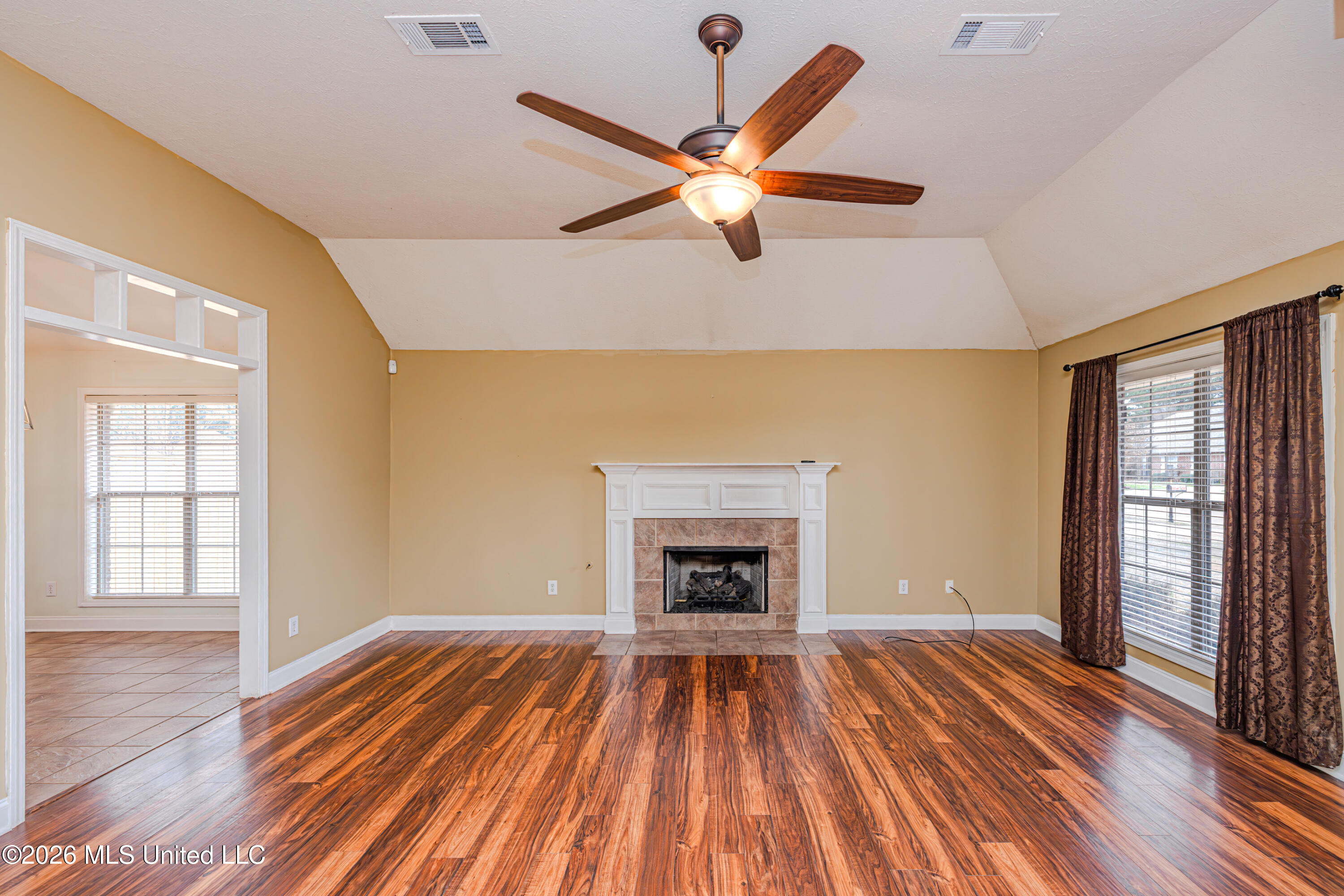 107 Memory Lane Madison, MS 39110 - Photo 4 of 42 1R4A5486