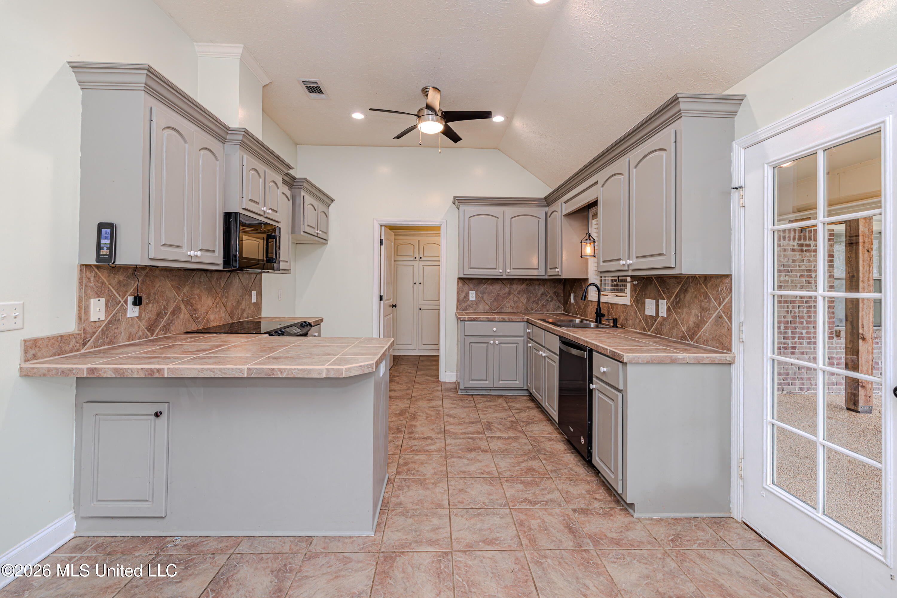 107 Memory Lane Madison, MS 39110 - Photo 10 of 42 1R4A5494