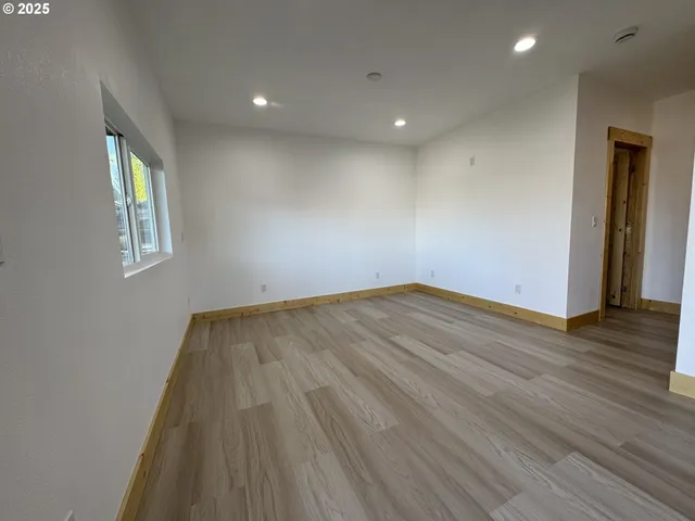 $260,000 | 302 East Park Street, Enterprise, OR 97828