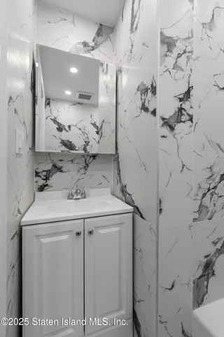 $979,000 | 75 Muller Avenue | Westerleigh