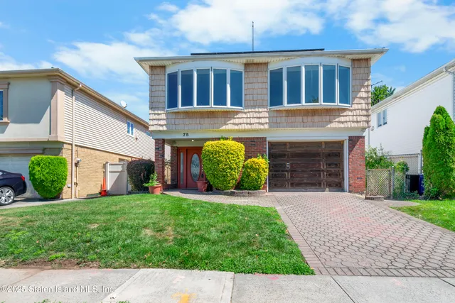 $979,000 | 75 Muller Avenue | Westerleigh