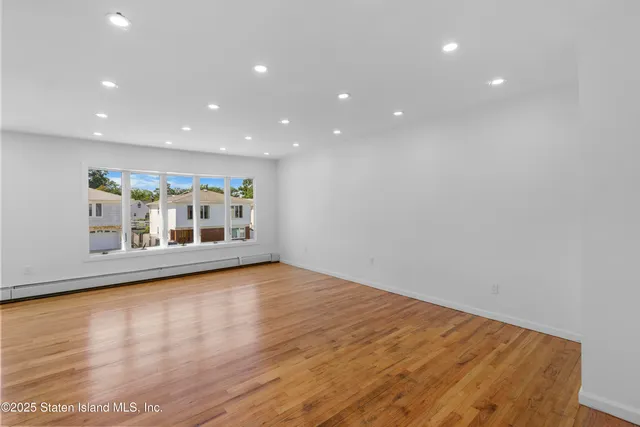 $979,000 | 75 Muller Avenue | Westerleigh