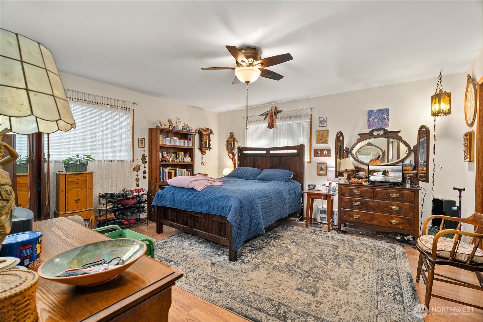 631 5th Avenue Forks, WA 98331 - Photo 17 of 40 a bedroom with a bed a table and chair