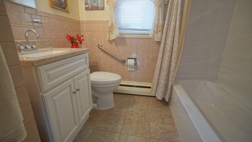 110 Navajo Road Springfield, MA 01109 - Photo 14 of 24 Gallery Image 14