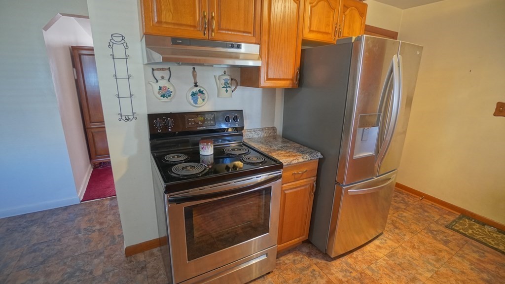 110 Navajo Road Springfield, MA 01109 - Photo 10 of 24 Gallery Image 10