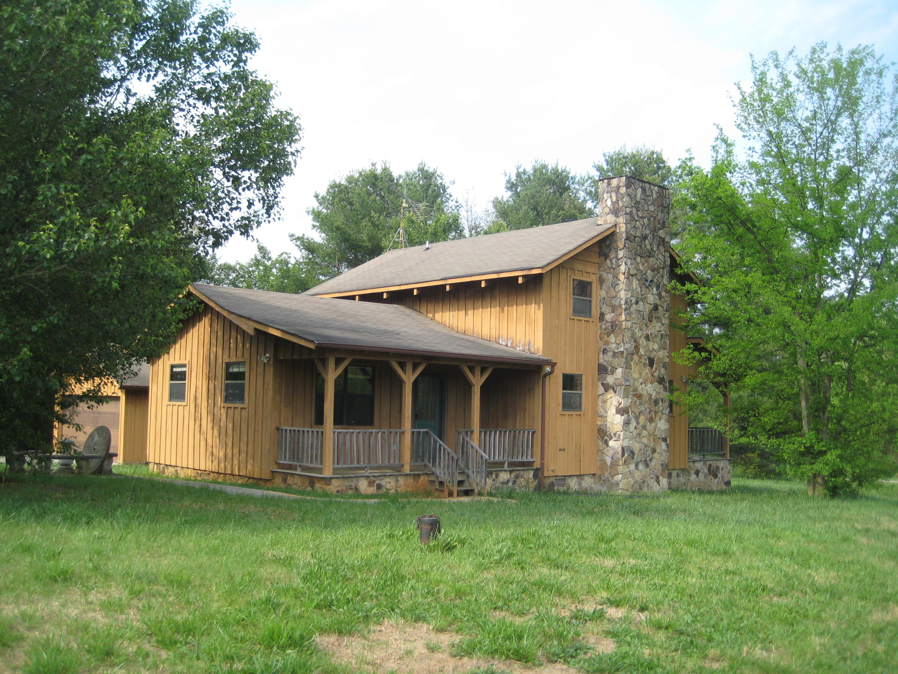 725 Corntassel Road Vonore, TN 37885 - Photo 2 of 12 725 Corntassel 5.4 (4)