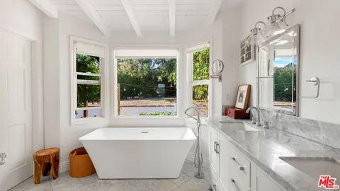 $4,250,000 | 29517 Harvester Road, Malibu, CA 90265