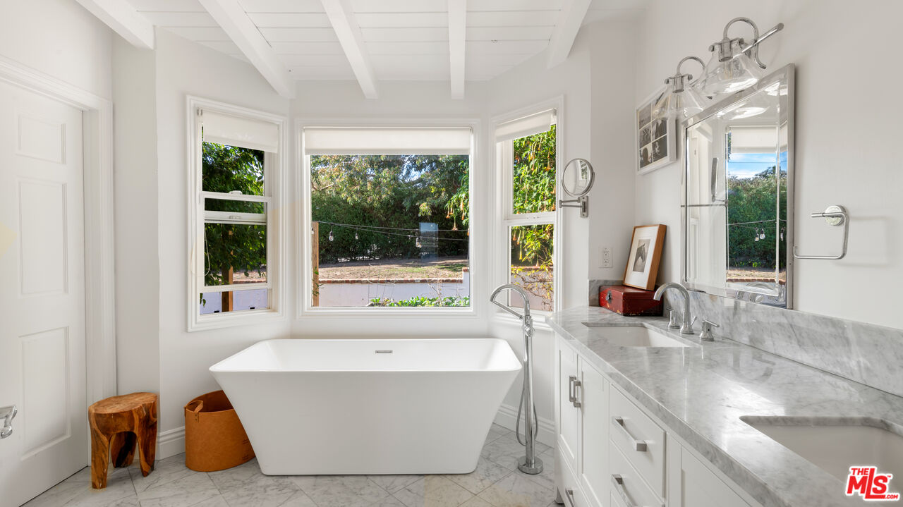 29517 Harvester Road Malibu, CA 90265 - Photo 16 of 48