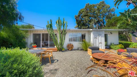 $4,250,000 | 29517 Harvester Road, Malibu, CA 90265