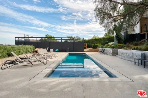 $4,250,000 | 29517 Harvester Road, Malibu, CA 90265