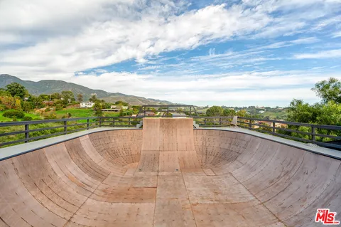 $4,250,000 | 29517 Harvester Road, Malibu, CA 90265