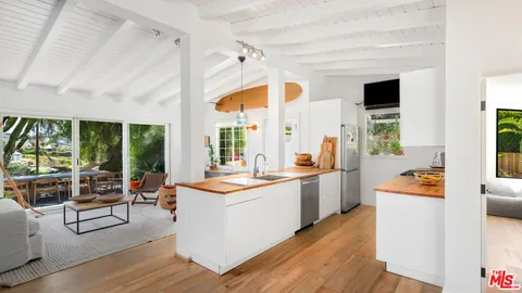 $4,250,000 | 29517 Harvester Road, Malibu, CA 90265