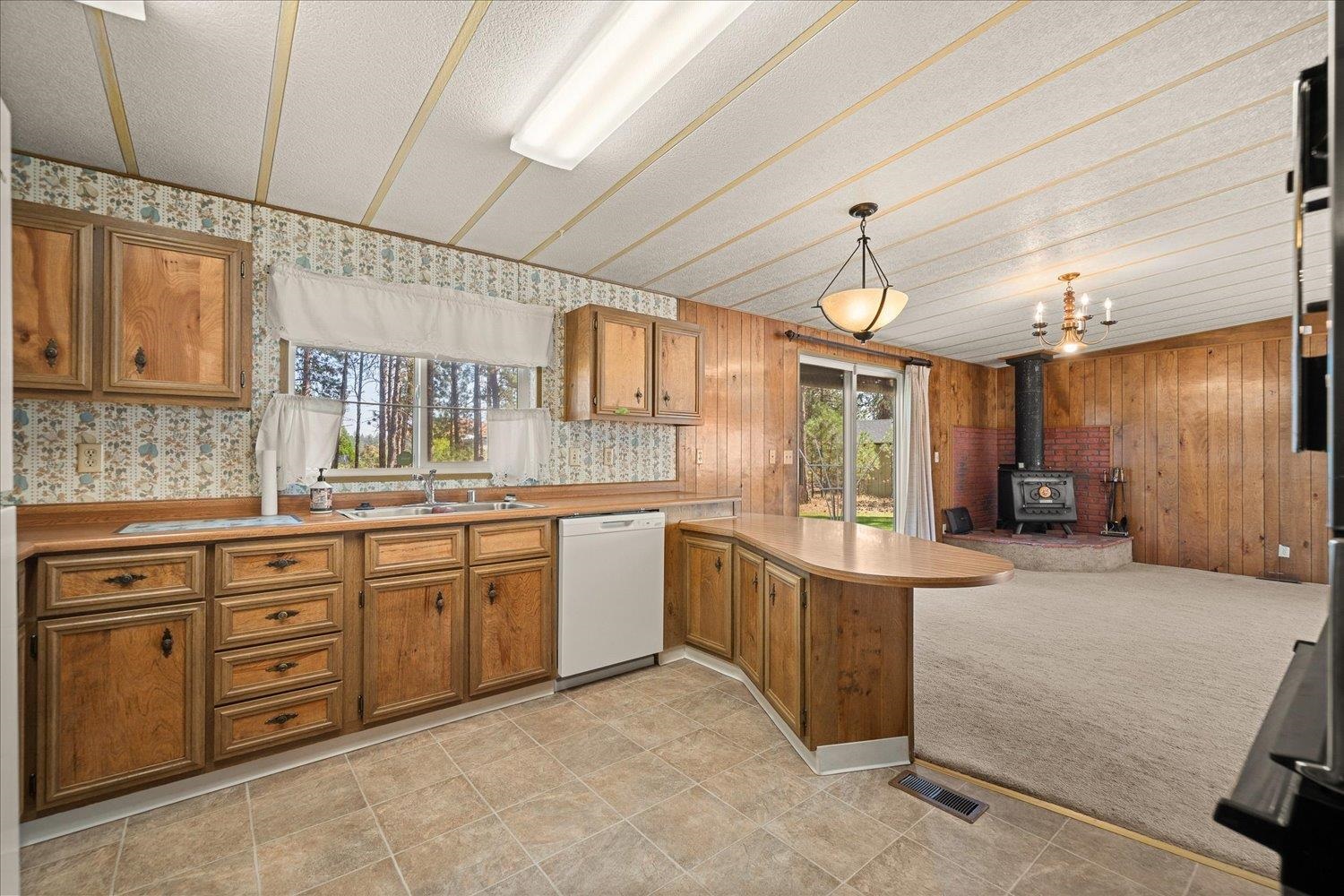 12704 North Ruby Road Spokane, WA 99218 - Photo 15 of 33