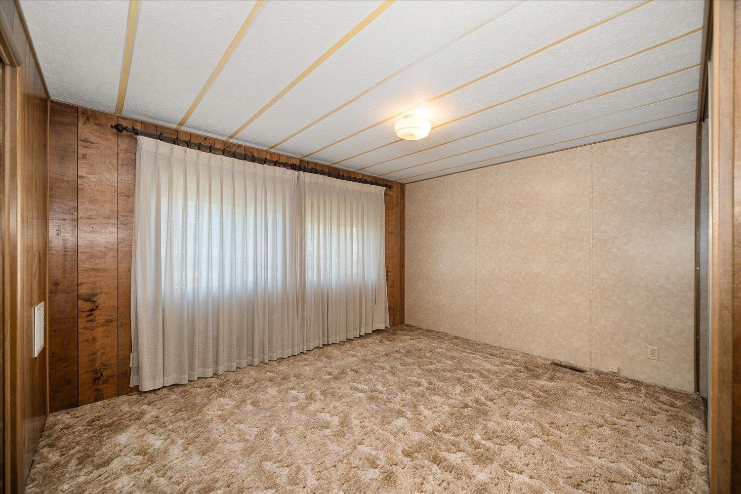 12704 North Ruby Road Spokane, WA 99218 - Photo 16 of 33